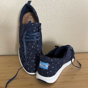 Toms Women's Del Rey Sneaker Size 10 Navy Blue Star Print Canvas Casual Shoe
